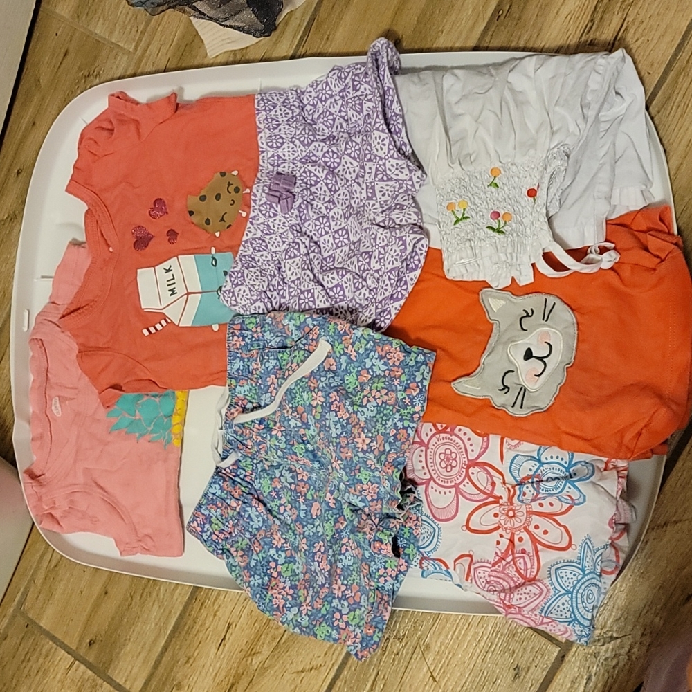 Girls 3T bundle of clothes.